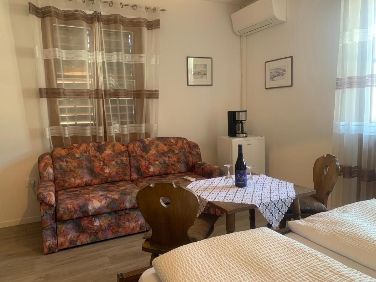 Bed and Breakfast Garni Guflhof Kaltern Exterior foto